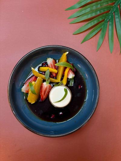 A gallery image of the Kayumanis restaurant.