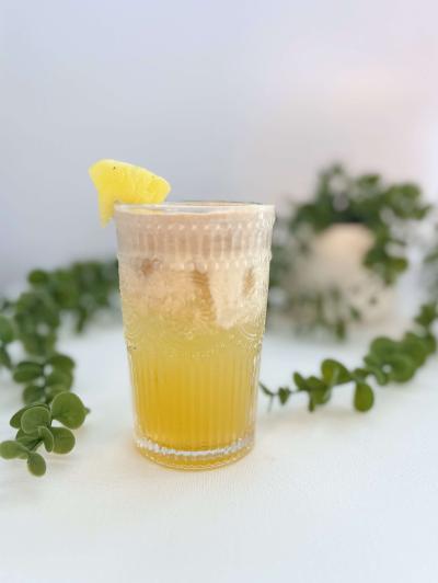 A gallery image of the Kayumanis restaurant.